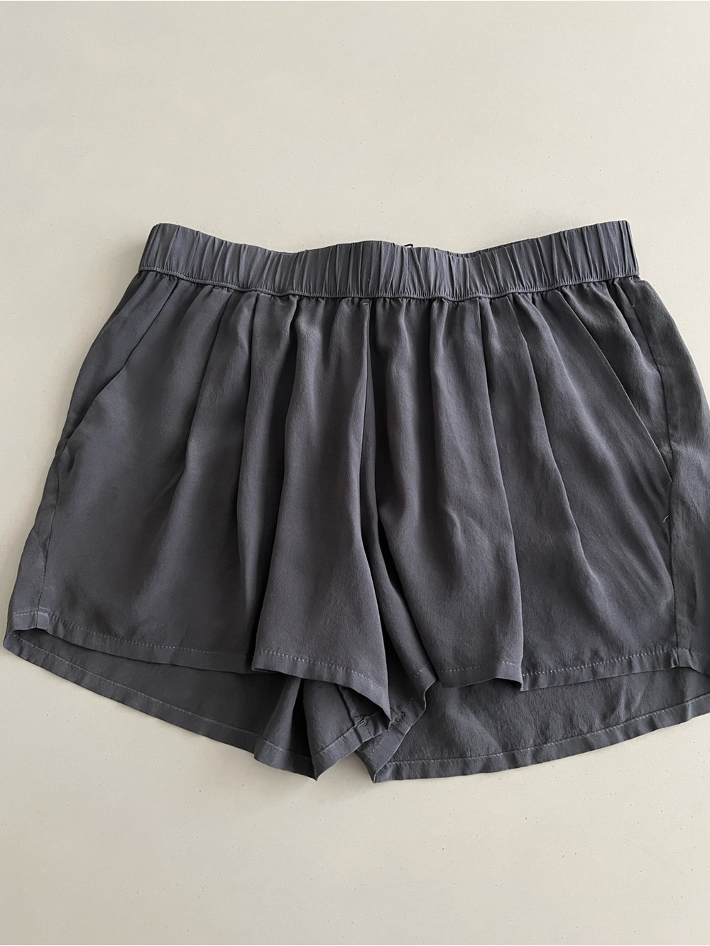 Gypsy 05 Grey 100% Silk Shorts Size Small Elastic Waist